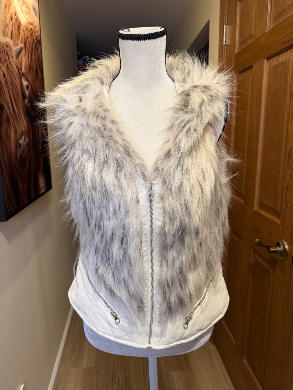 Charlotte Russe Faux Fur Faux Leather Moto Vest Size M Ivory Gray